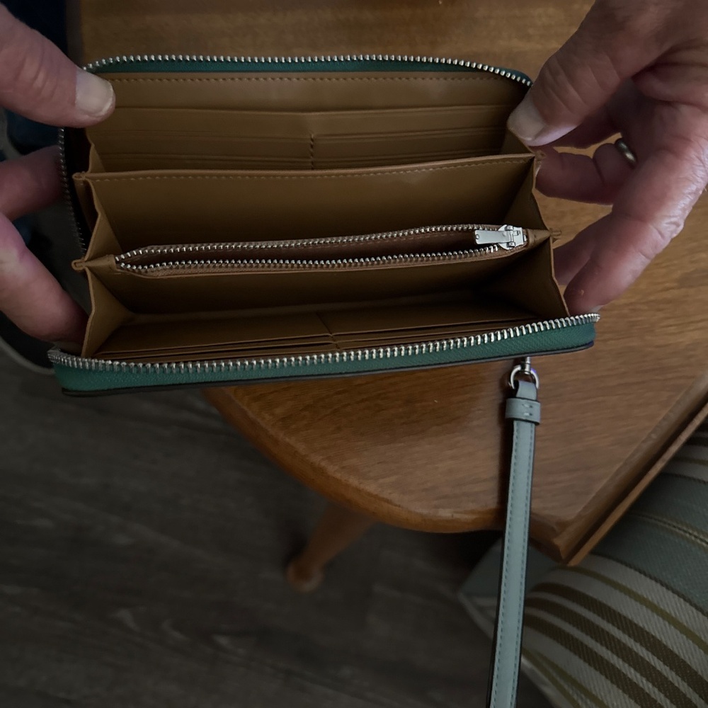 Coach wallet - Picture 3 of 3